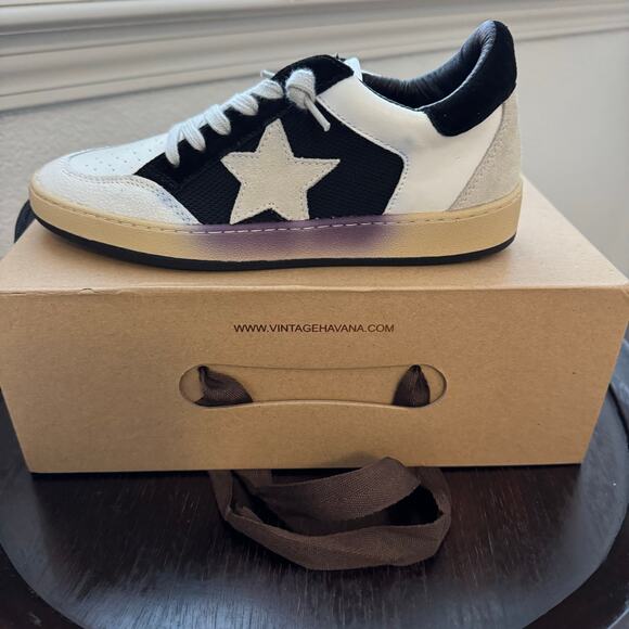 Vintage Havana Shoes - NEW Vintage Havana Gigi Leather Sneakers Tennis Shoes White/Black Star Size 7.5